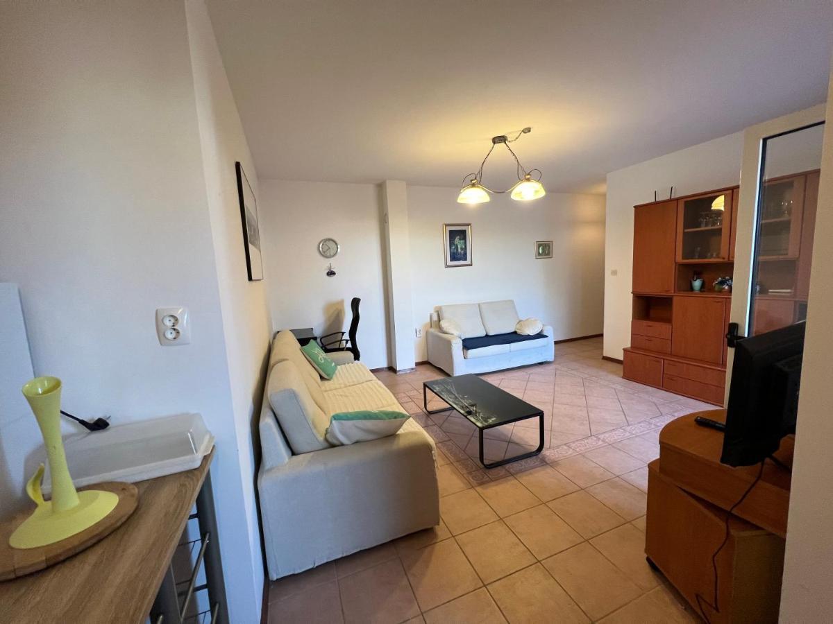 Apartment Luka Novalja Eksteriør billede