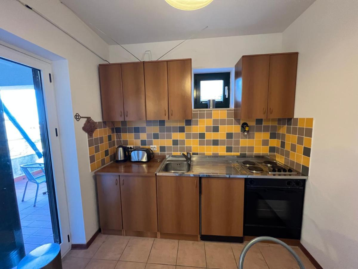 Apartment Luka Novalja Eksteriør billede