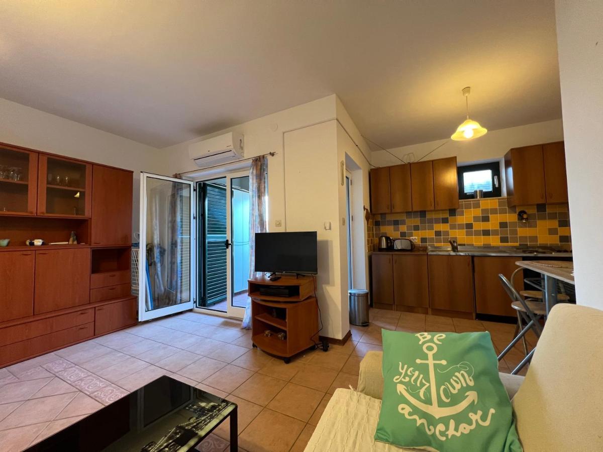 Apartment Luka Novalja Eksteriør billede